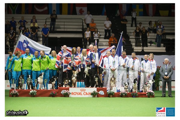 0005-11 octobre 2015 – Podium Team Large – Podium