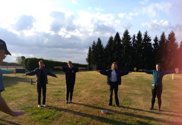 FRISBEE échauffement stagiares